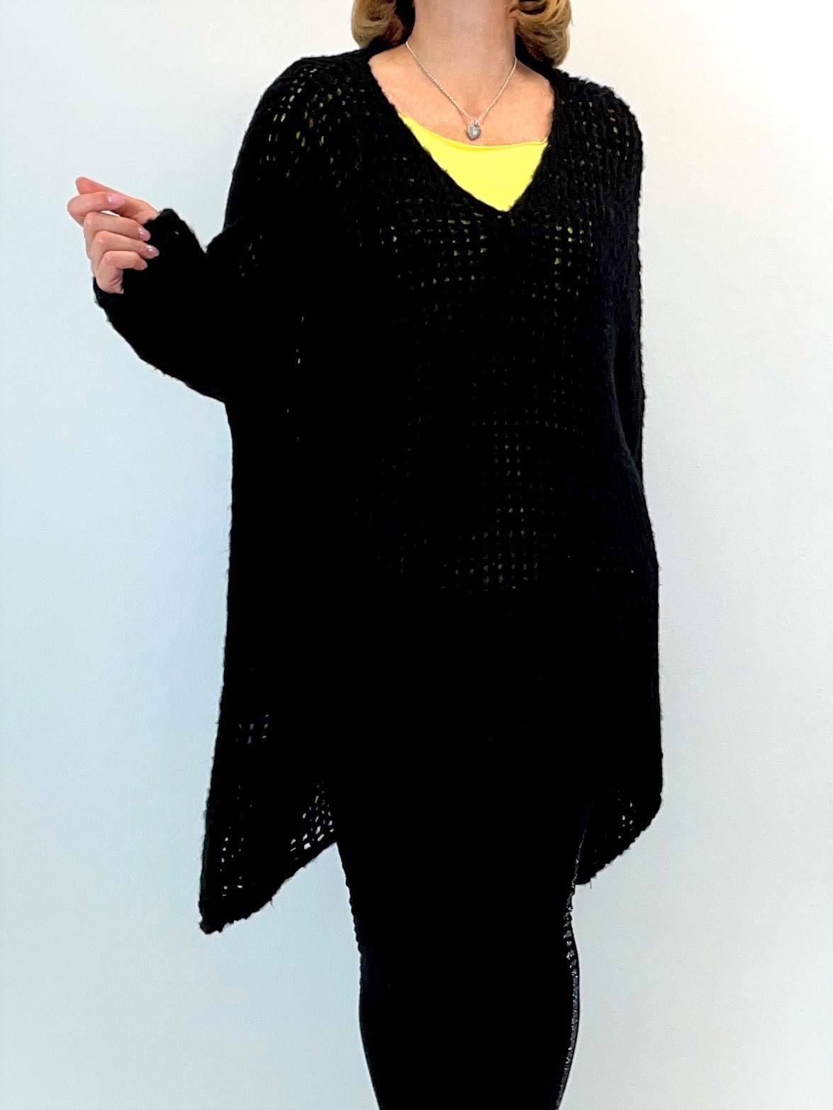 Oversize Pullover mit Zipfelsaum