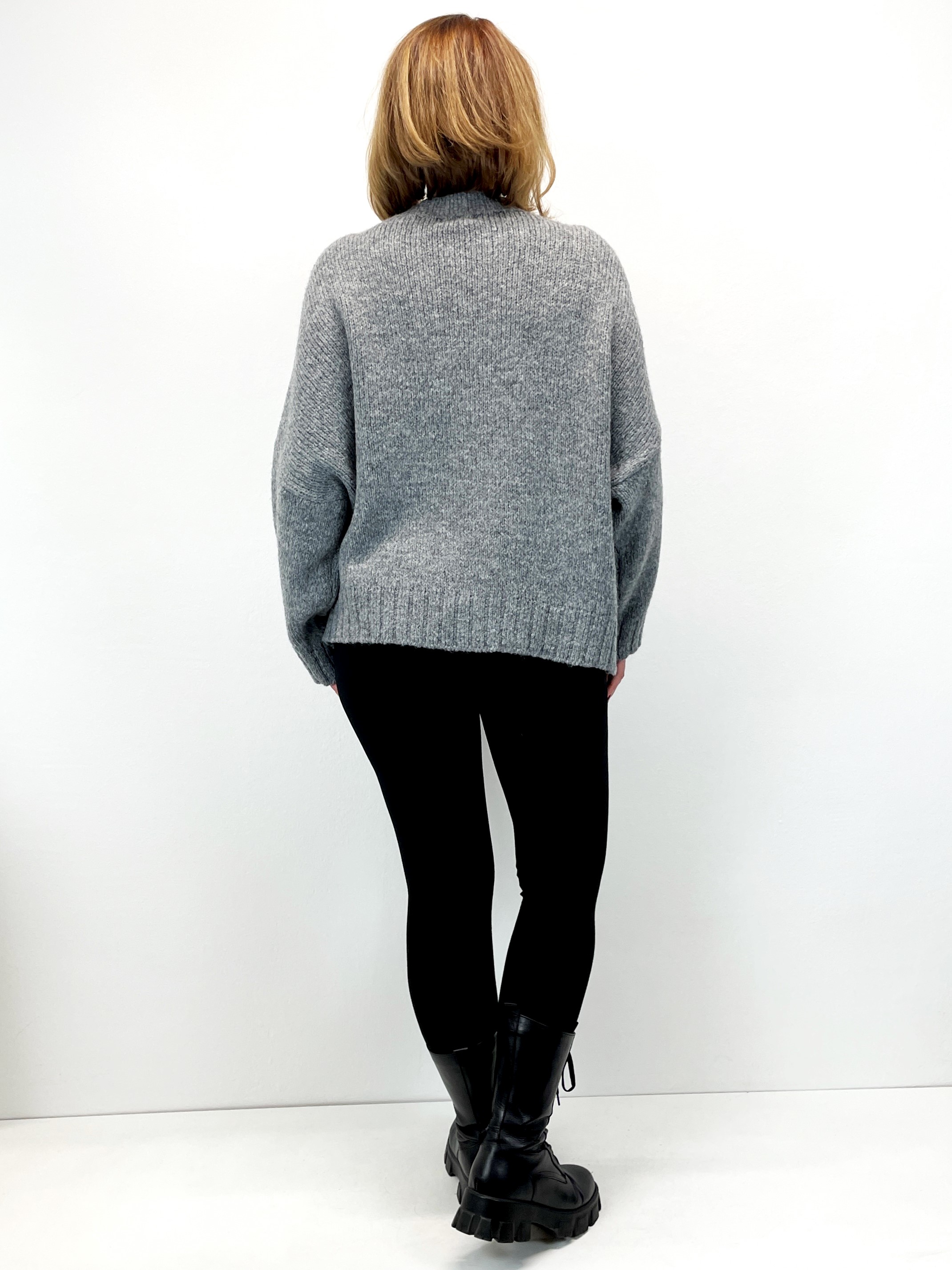 Grobstrickpullover mit Tasche